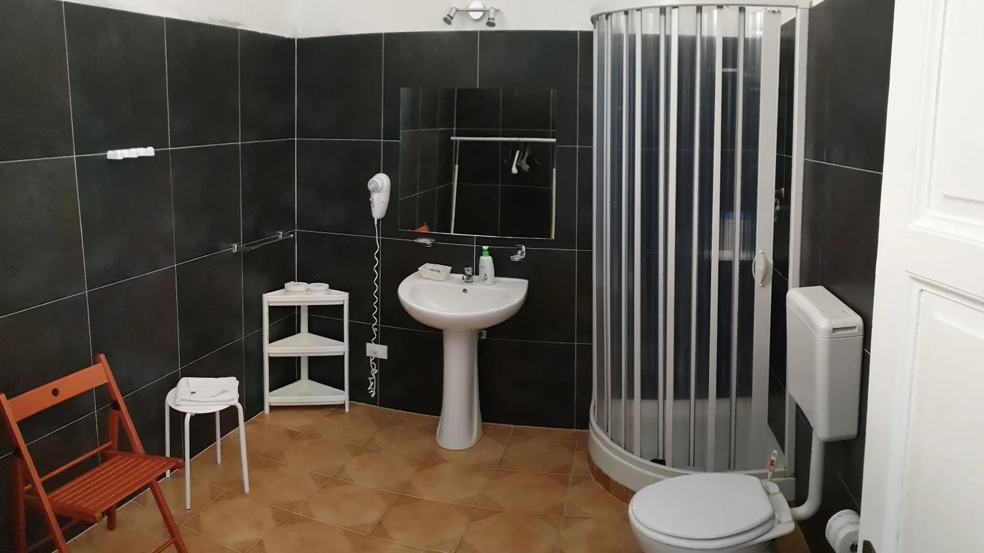 B&B Toscana Pisa Bed & Breakfast