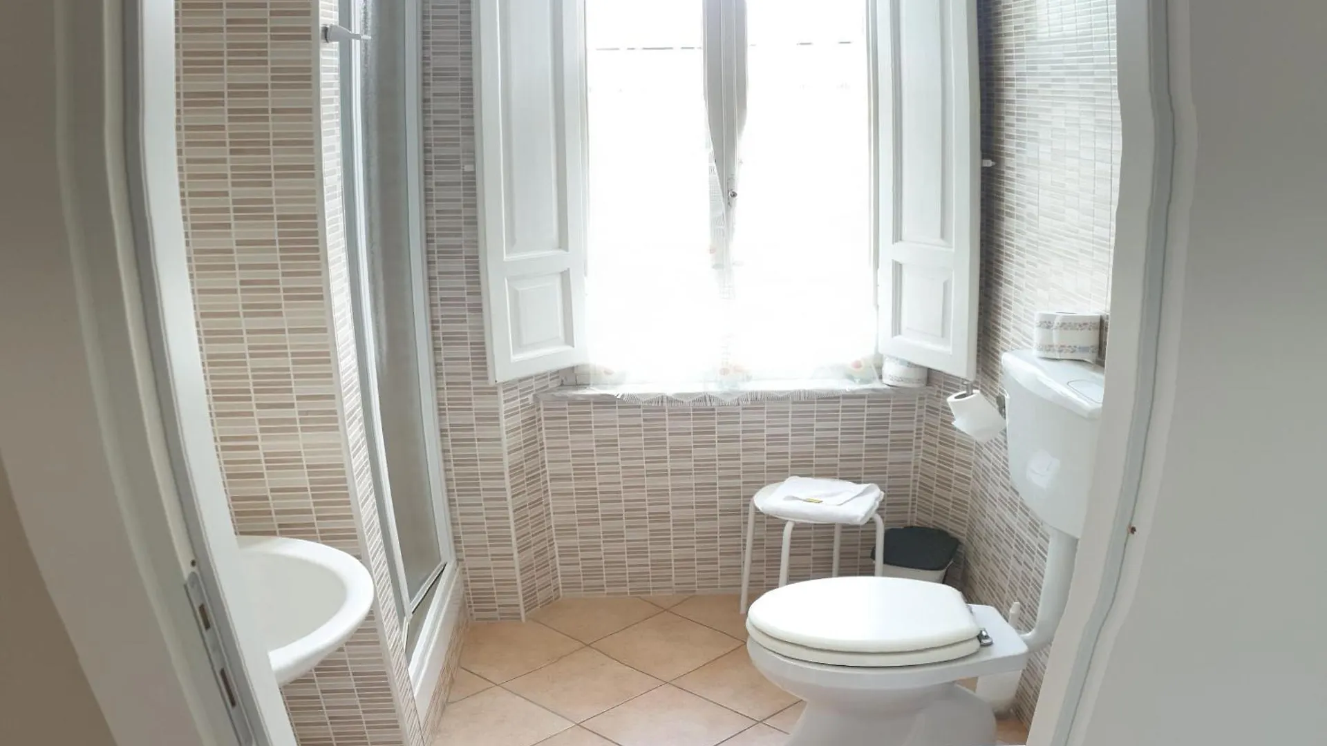 B&B Toscana Pisa Bed & Breakfast