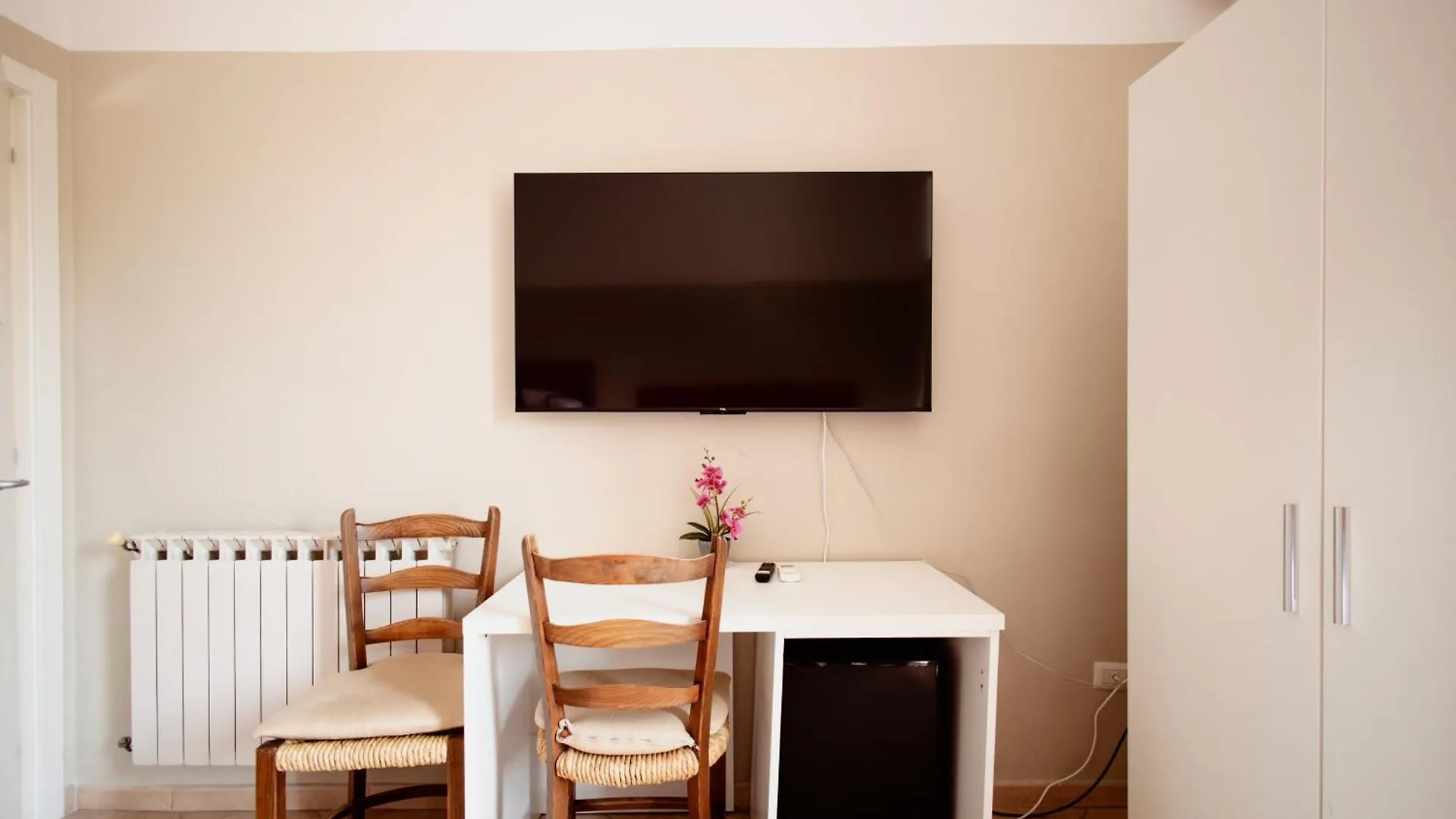 B&B Toscana Pisa Bed & Breakfast